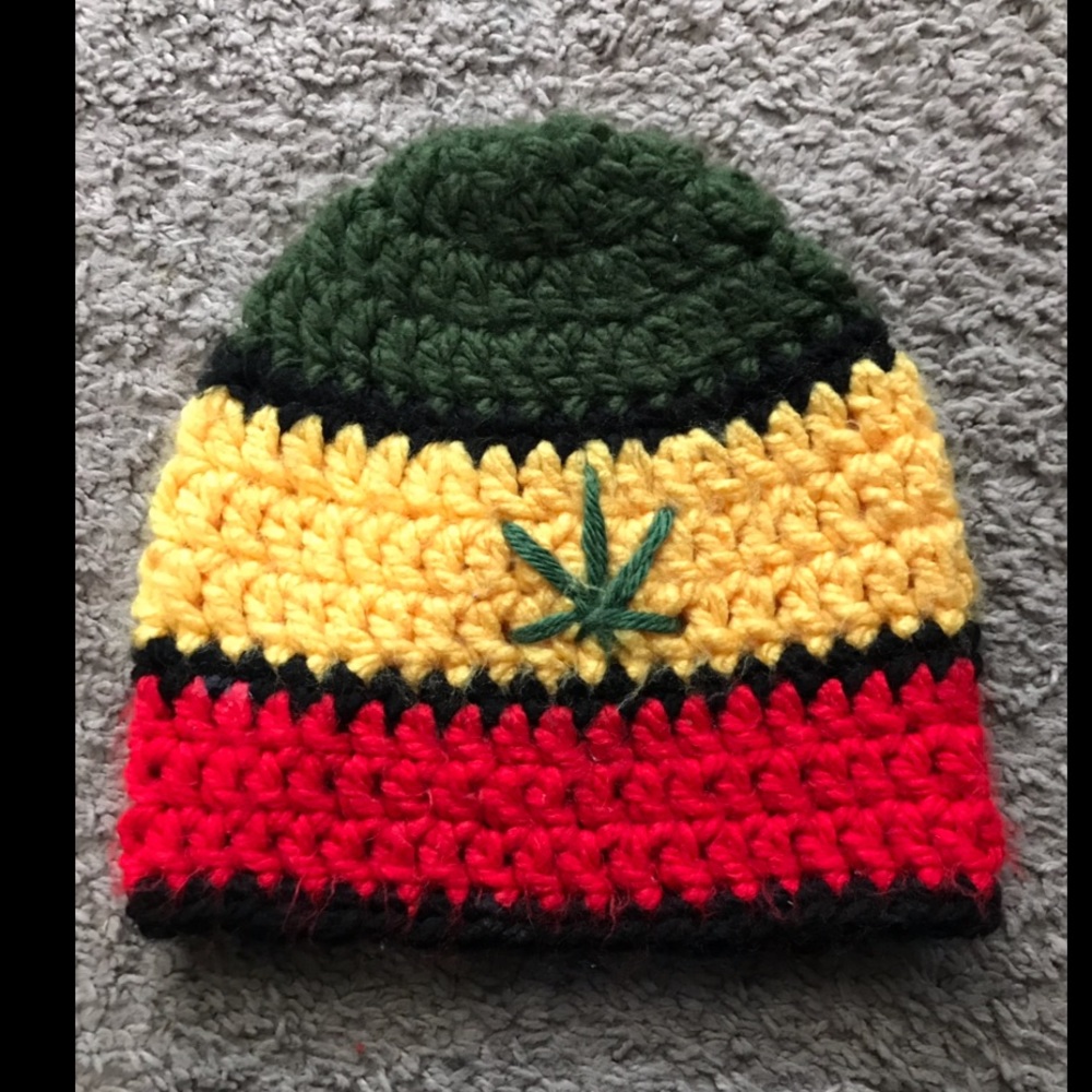 [Hand Knit] - Rasta Color Beanie w/ Leaf; Size M
